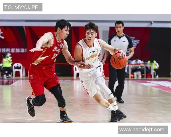 深圳篮球队在邀请赛中以62分稳居积分榜首位展现强劲实力