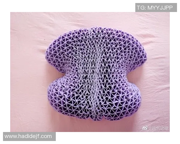 足球明星枕头套让你在梦中与偶像同眠，享受无与伦比的足球魅力与舒适体验